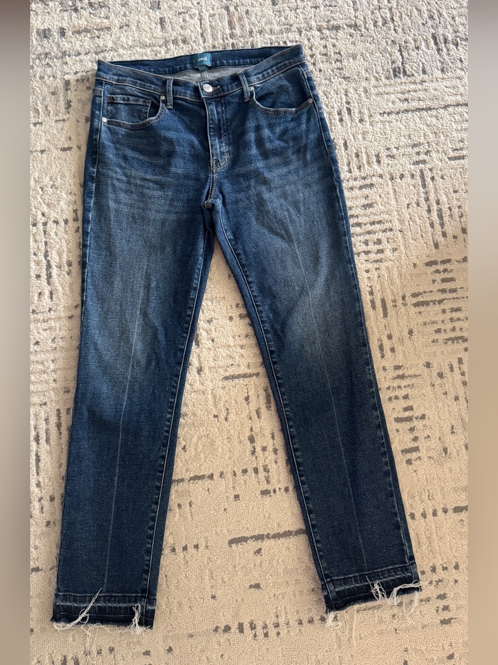 EUC JAG Cassie Mid Rise Slim Straight Jeans 8/29 Dark Wash Raw Hem